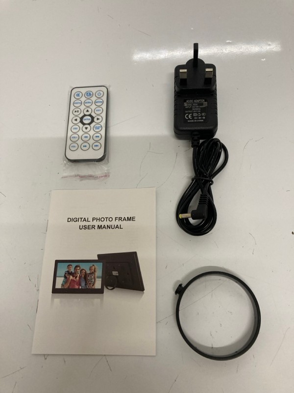 Lot 152  
            Nottingham SR7 – Delivery Only 

                
5V DIGITAL PHOTO FRAME (WITH REMOTE AND POWER CABLE)