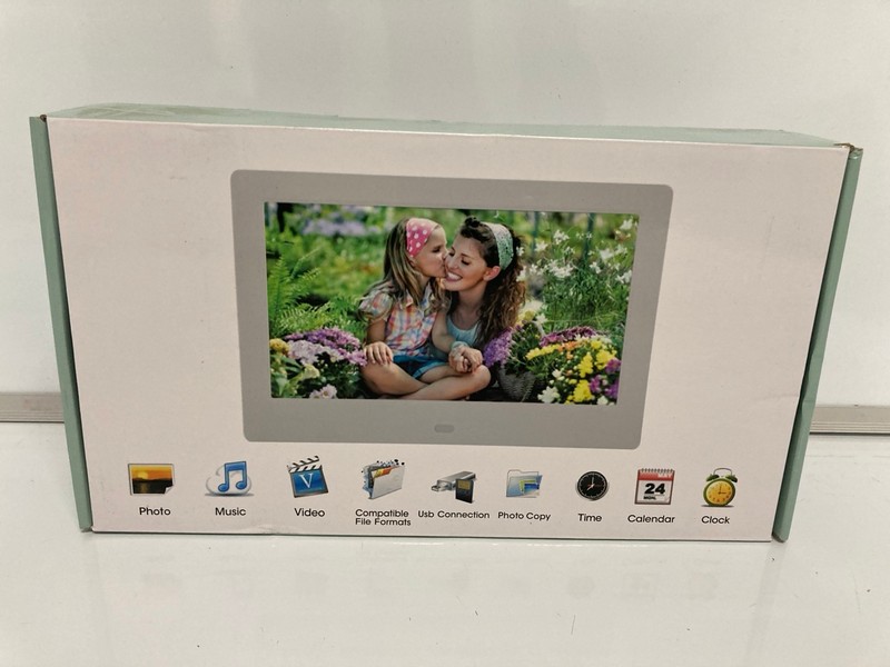 Lot 157  
            Nottingham SR7 – Delivery Only 

                
5V DIGITAL PHOTO FRAME (WITH REMOTE AND POWER CABLE)