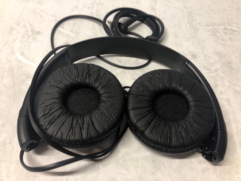 Lot 229  
            Nottingham SR7 – Delivery Only 

                
SONY MDR-ZX110 WIRED STEREO HEADPHONES - Image 3