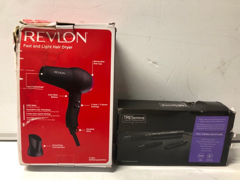 Lot 231  
            Nottingham SR7 – Delivery Only 

                
2 X HAIR ITEMS INC REVLON HAIR DRYER
