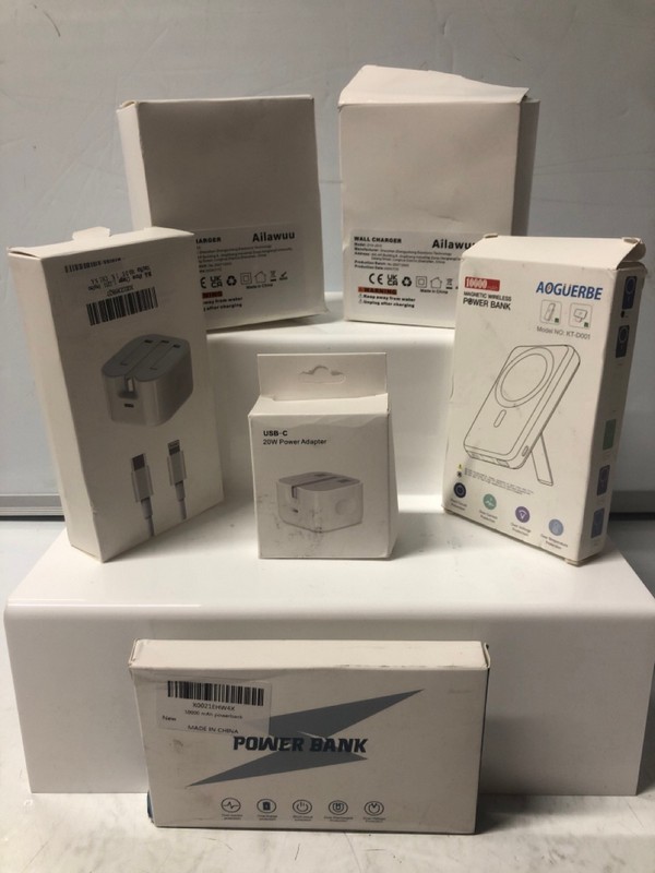 Lot 252  
            Nottingham SR7 – Delivery Only 

                
QTY OF ITEMS INC USB-C APPLE POWER ADAPTER