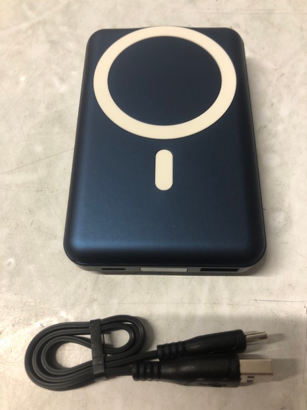 Lot 252  
            Nottingham SR7 – Delivery Only 

                
QTY OF ITEMS INC USB-C APPLE POWER ADAPTER