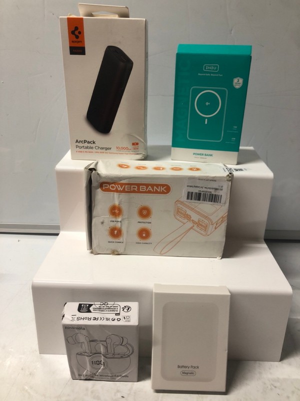 Lot 255  
            Nottingham SR7 – Delivery Only 

                
QTY OF ITEMS INC MAGNETIC BATTERY PACK