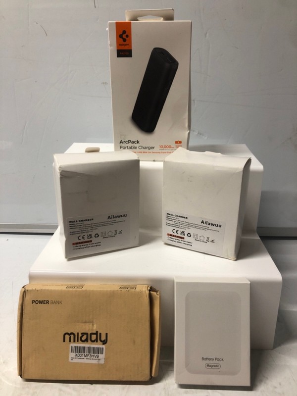 Lot 256  
            Nottingham SR7 – Delivery Only 

                
QTY OF ITEMS INC MAGNETIC BATTERY PACK