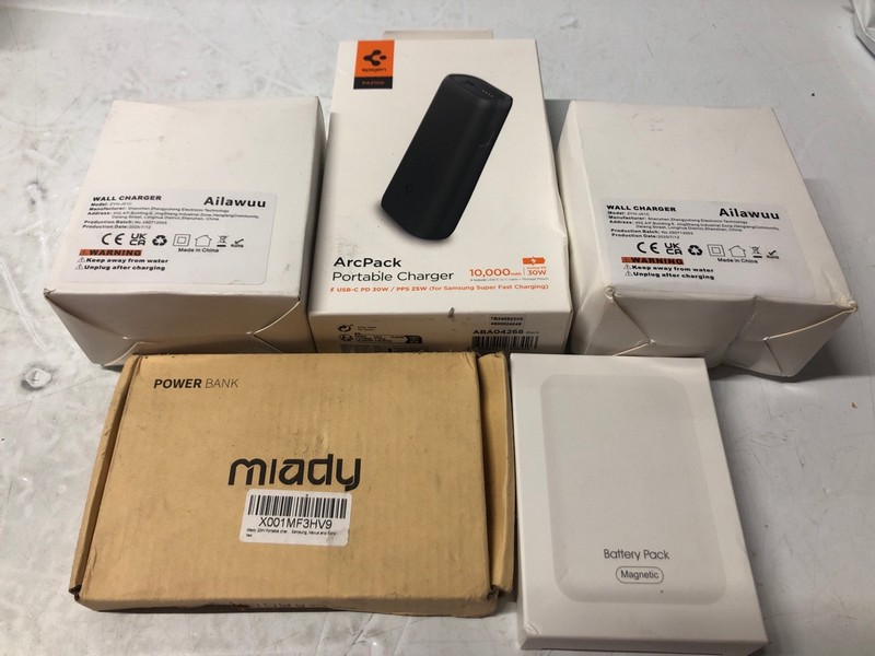 Lot 256  
            Nottingham SR7 – Delivery Only 

                
QTY OF ITEMS INC MAGNETIC BATTERY PACK