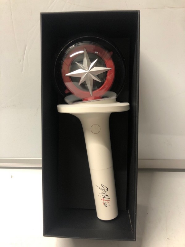 Lot 257  
            Nottingham SR7 – Delivery Only 

                
STRAY KIDS OFFICIAL LIGHT STICK