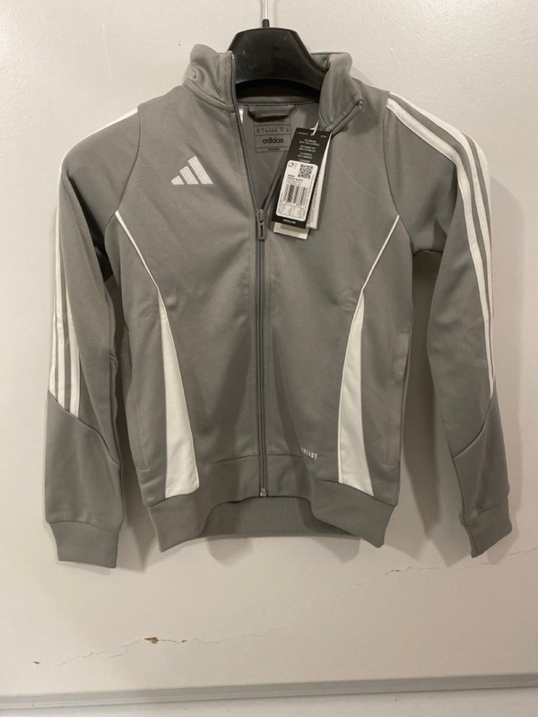 Lot 263  
            Nottingham SR7 – Delivery Only 

                
ADIDAS TIRO 24 FULL ZIP TRACK TOP SIZE: 9-10YRS