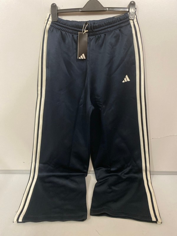 Lot 264  
            Nottingham SR7 – Delivery Only 

                
ADIDAS STADIUM TRACKSUIT BOTTOMS SIZE: M