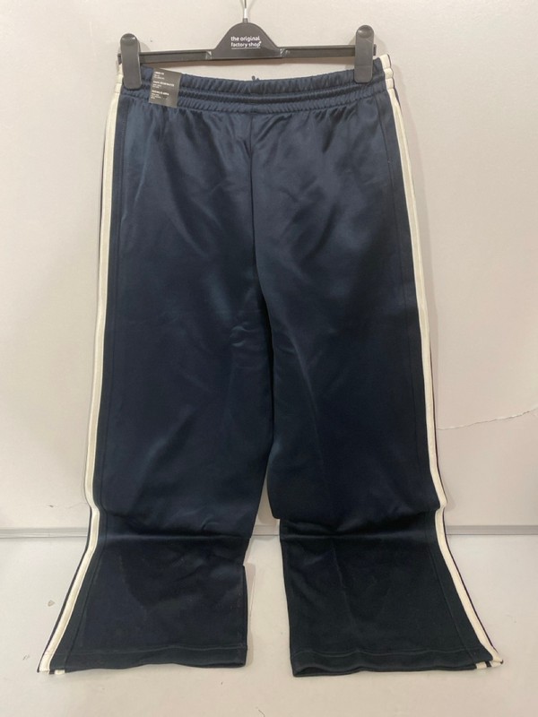 Lot 264  
            Nottingham SR7 – Delivery Only 

                
ADIDAS STADIUM TRACKSUIT BOTTOMS SIZE: M - Image 3