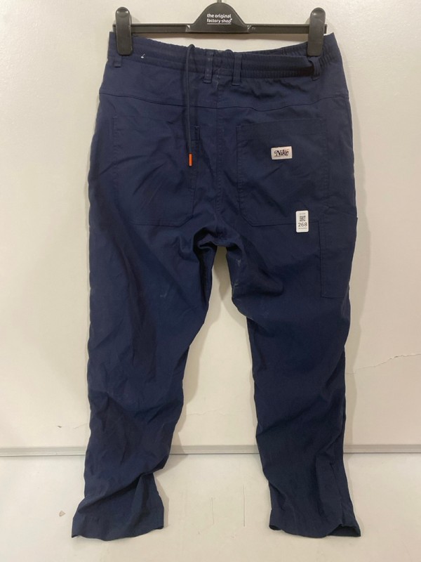 Lot 268  
            Nottingham SR7 – Delivery Only 

                
NIKE DRI-FIT BLUE TROUSERS SIZE: M - Image 2