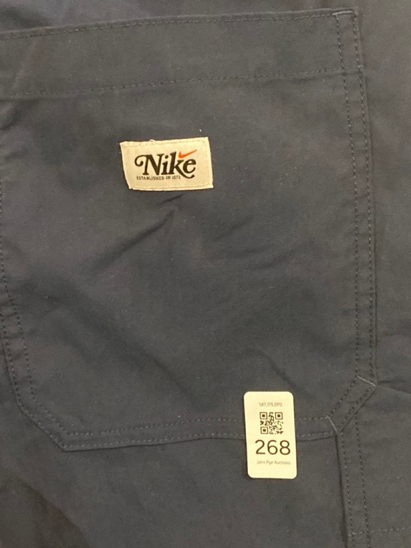 Lot 268  
            Nottingham SR7 – Delivery Only 

                
NIKE DRI-FIT BLUE TROUSERS SIZE: M - Image 3