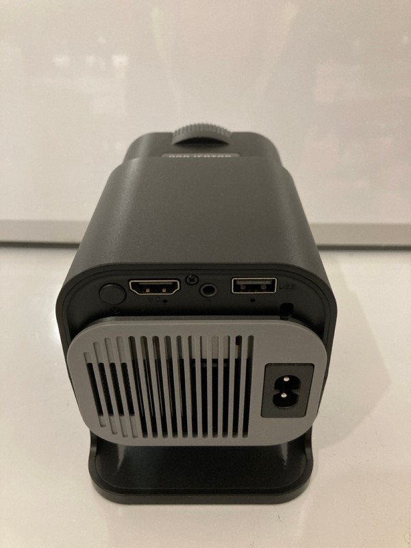 Lot 26  
            Nottingham SR7 – Delivery Only 

                
LED SOURCE MULTIMEDIA PROJECTOR MODEL: HY320 MINI