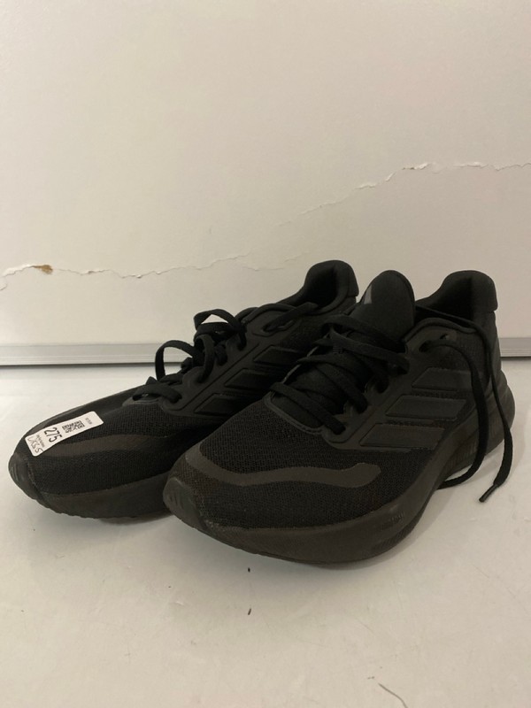 Lot 275  
            Nottingham SR7 – Delivery Only 

                
PAIR OF ADIDAS RUNFALCON 5 RUNING SHOES SIZE: UK 5.5