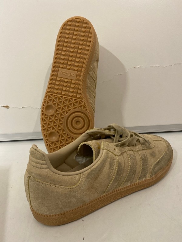 Lot 277  
            Nottingham SR7 – Delivery Only 

                
PAIR OF SAMBA OG TRAINERS SIZE: UK 9