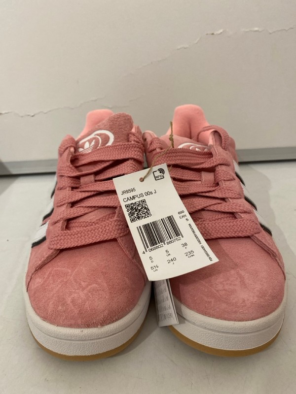 Lot 278  
            Nottingham SR7 – Delivery Only 

                
PAIR OF ADIDAS CAMPUS 00'S J TRAINERS SIZE: UK 5