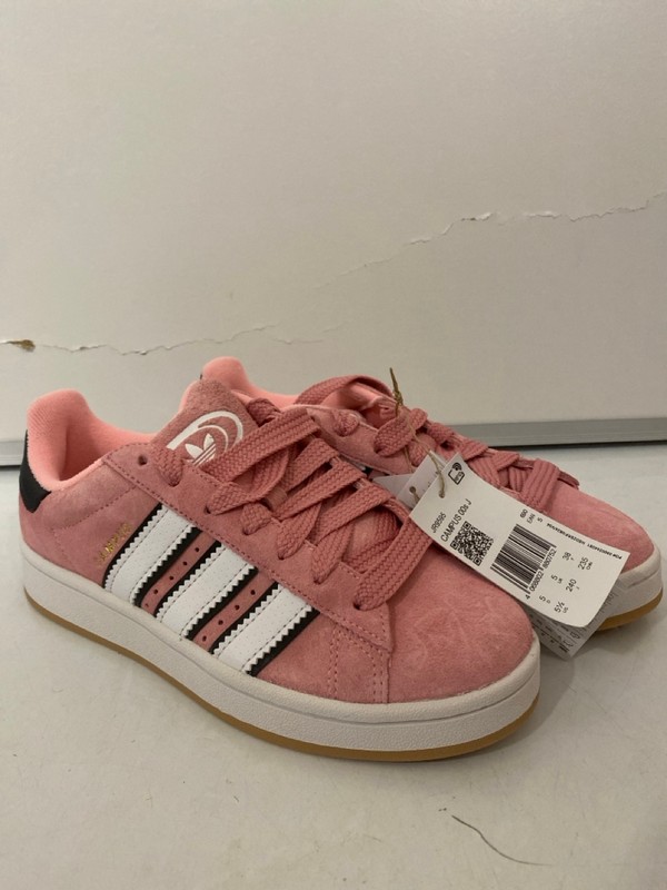 Lot 278  
            Nottingham SR7 – Delivery Only 

                
PAIR OF ADIDAS CAMPUS 00'S J TRAINERS SIZE: UK 5