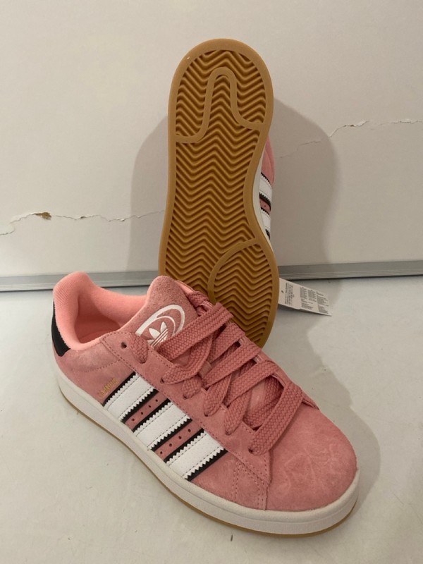 Lot 278  
            Nottingham SR7 – Delivery Only 

                
PAIR OF ADIDAS CAMPUS 00'S J TRAINERS SIZE: UK 5