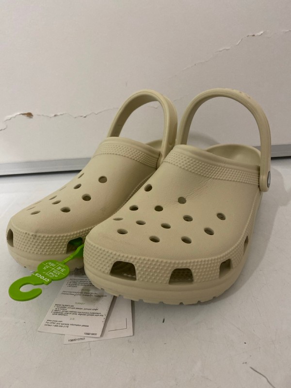 Lot 279  
            Nottingham SR7 – Delivery Only 

                
PAIR OF CROCS CLASSIC CLOGS SIZE: M7/W9