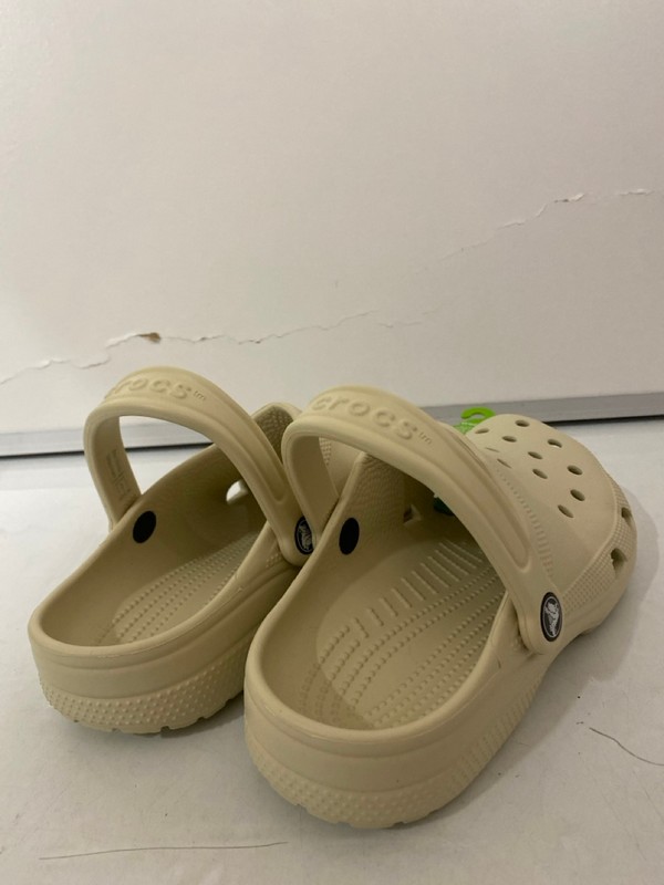 Lot 279  
            Nottingham SR7 – Delivery Only 

                
PAIR OF CROCS CLASSIC CLOGS SIZE: M7/W9