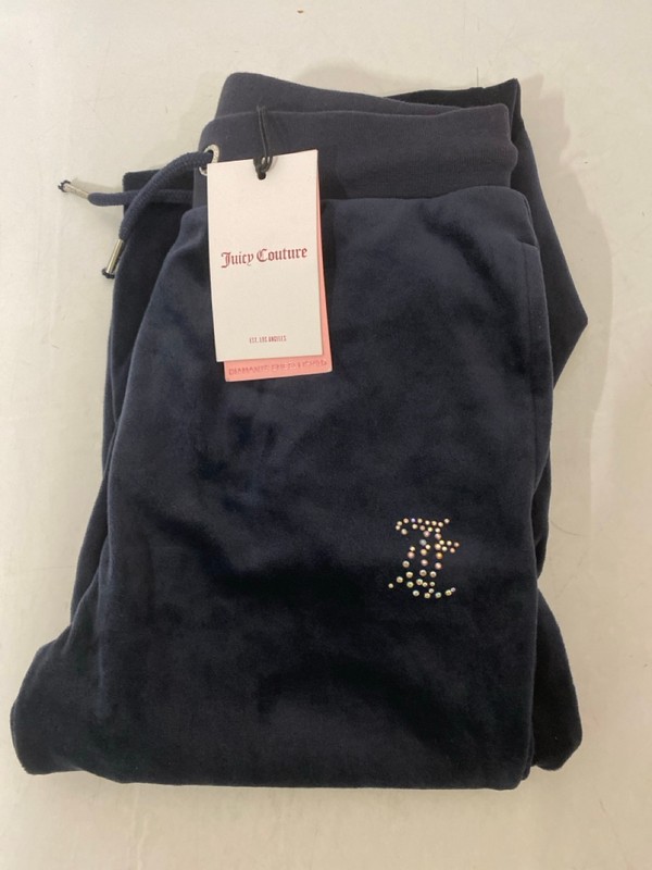 Lot 284  
            Nottingham SR7 – Delivery Only 

                
JUICY COUTURE DIAMANTE EMBELLISHED TRACKSUIT BOTTOMS SIZE: 12/13