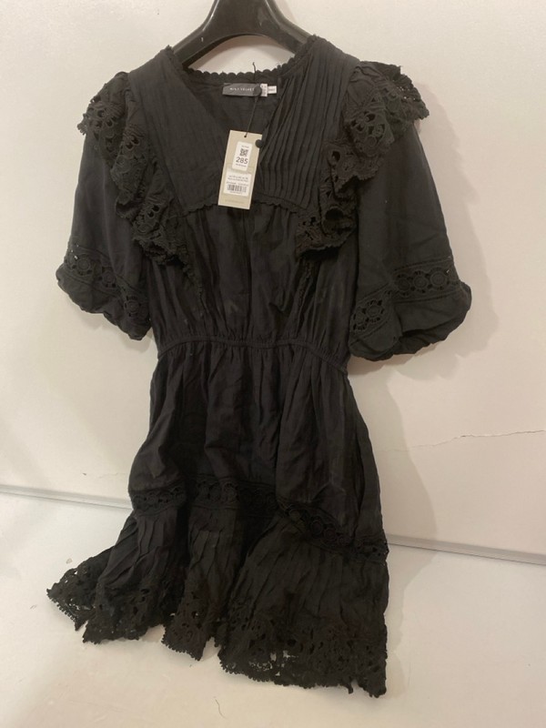 Lot 285  
            Nottingham SR7 – Delivery Only 

                
MINT VELVET BLACK LACE RUFFLE MINI DRESS SIZE: UK 14