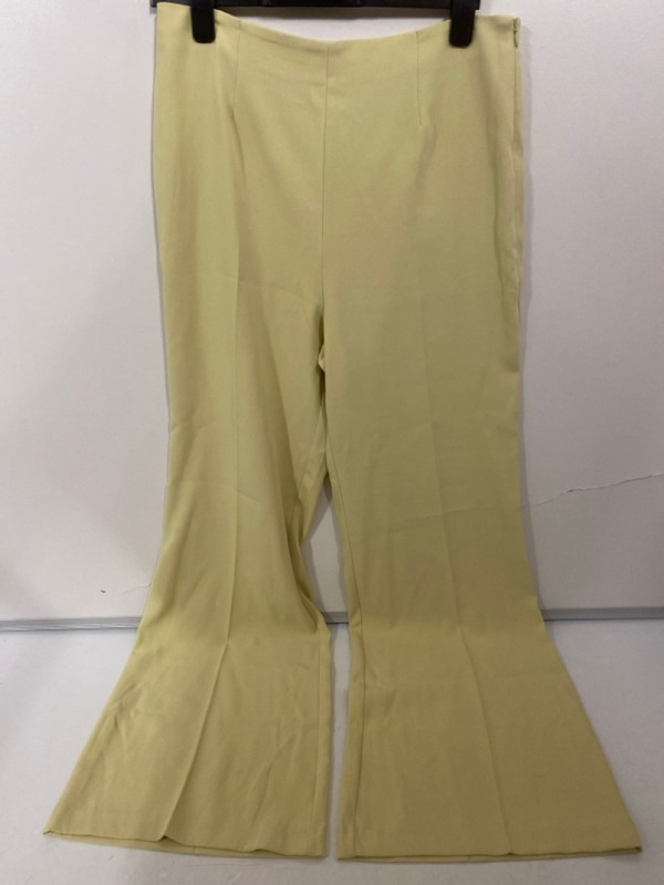 Lot 286  
            Nottingham SR7 – Delivery Only 

                
MICHELLE KEEGAN WOMEN'S TROUSERS SIZE: 14