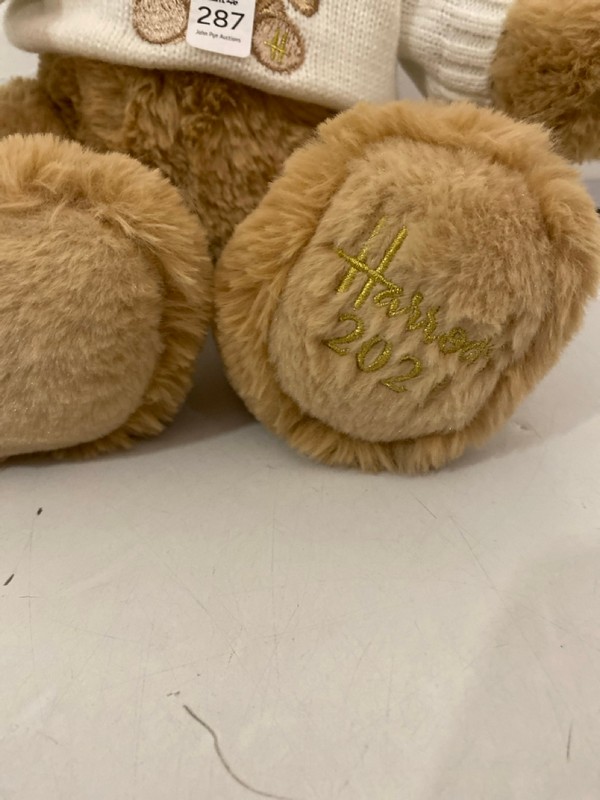 Lot 287  
            Nottingham SR7 – Delivery Only 

                
HARRODS 2021 CHRISTMAS BEAR - Image 3