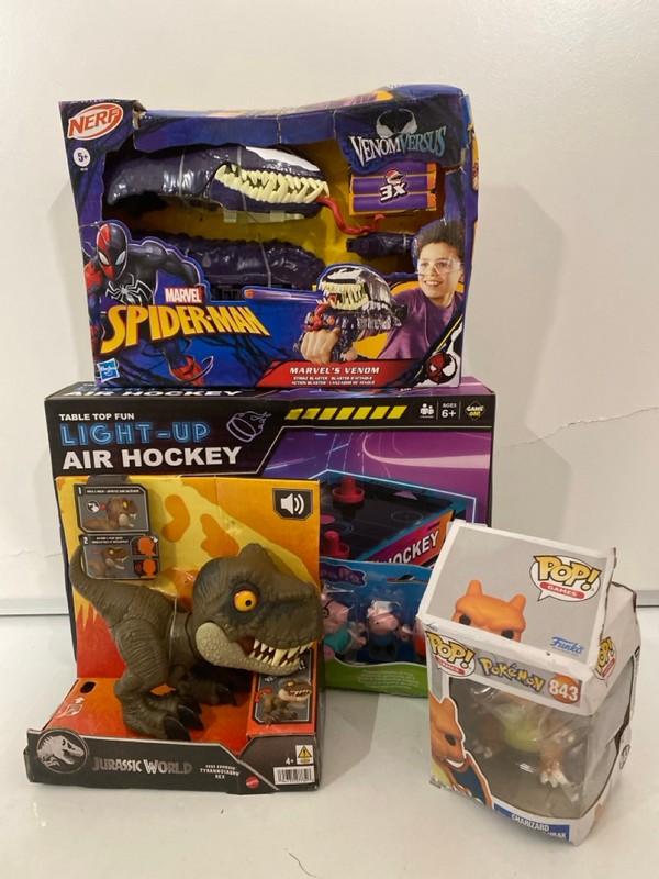 Lot 288  
            Nottingham SR7 – Delivery Only 

                
QTY OF KIDS TOYS INC NERF VENOM VS SPIDERMAN VENOM DART BLASTER