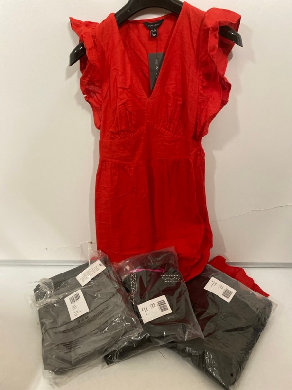 Lot 291  
            Nottingham SR7 – Delivery Only 

                
QTY OF DESIGNER CLOTHING IN VARIOUS SIZES AND DESIGNS