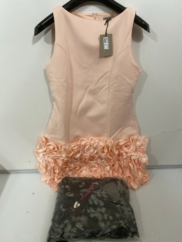 Lot 292  
            Nottingham SR7 – Delivery Only 

                
QTY OF DESIGNER CLOTHING IN VARIOUS SIZES AND DESIGNS