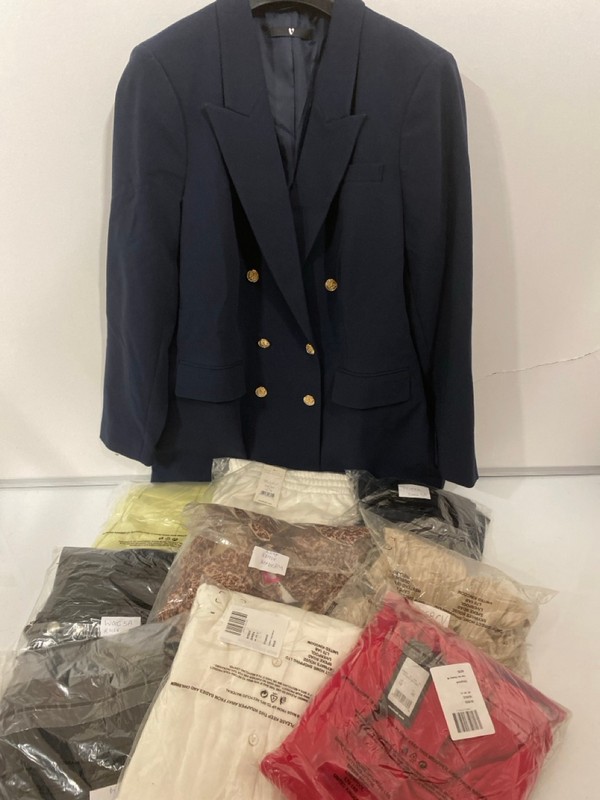 Lot 294  
            Nottingham SR7 – Delivery Only 

                
QTY OF DESIGNER CLOTHING IN VARIOUS SIZES AND DESIGNS