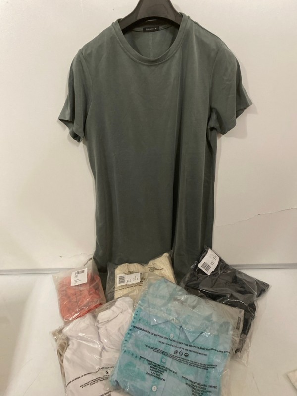 Lot 296  
            Nottingham SR7 – Delivery Only 

                
QTY OF DESIGNER CLOTHING IN VARIOUS SIZES AND DESIGNS