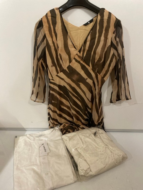 Lot 297  
            Nottingham SR7 – Delivery Only 

                
QTY OF DESIGNER CLOTHING IN VARIOUS SIZES AND DESIGNS