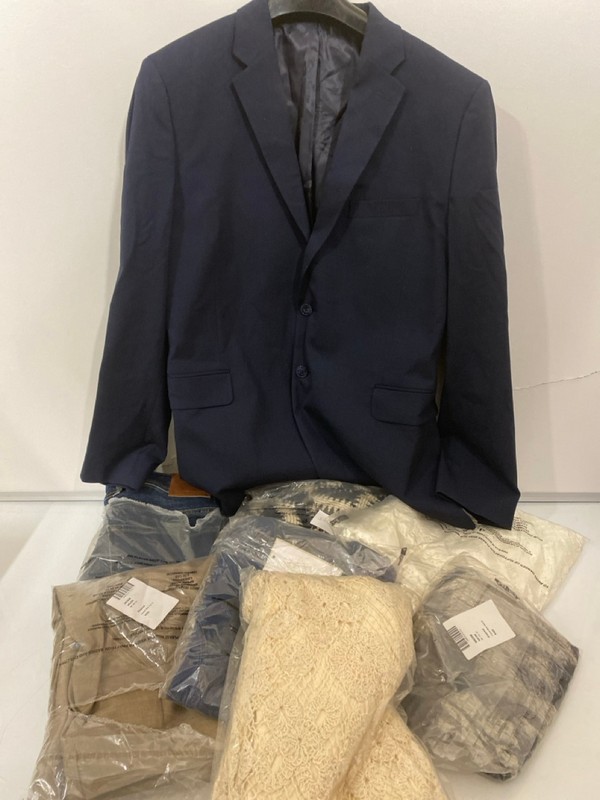 Lot 299  
            Nottingham SR7 – Delivery Only 

                
QTY OF DESIGNER CLOTHING IN VARIOUS SIZES AND DESIGNS