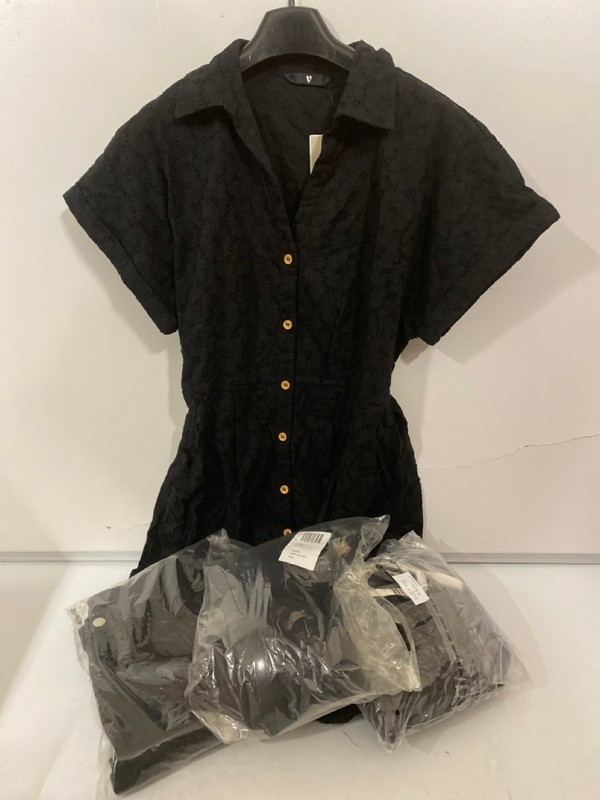 Lot 300  
            Nottingham SR7 – Delivery Only 

                
QTY OF DESIGNER CLOTHING IN VARIOUS SIZES AND DESIGNS