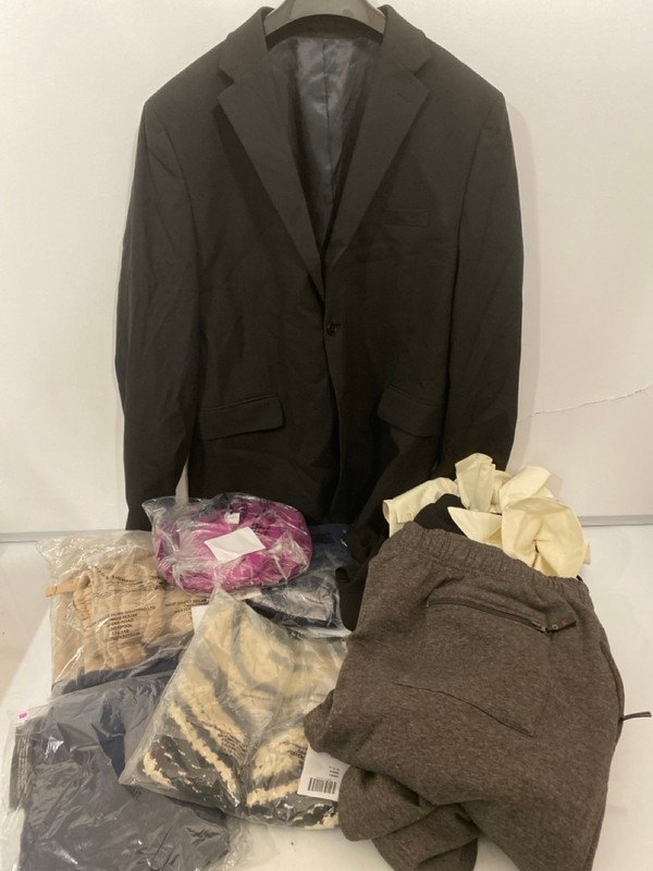 Lot 309  
            Nottingham SR7 – Delivery Only 

                
QTY OF DESIGNER CLOTHING IN VARIOUS SIZES AND DESIGNS