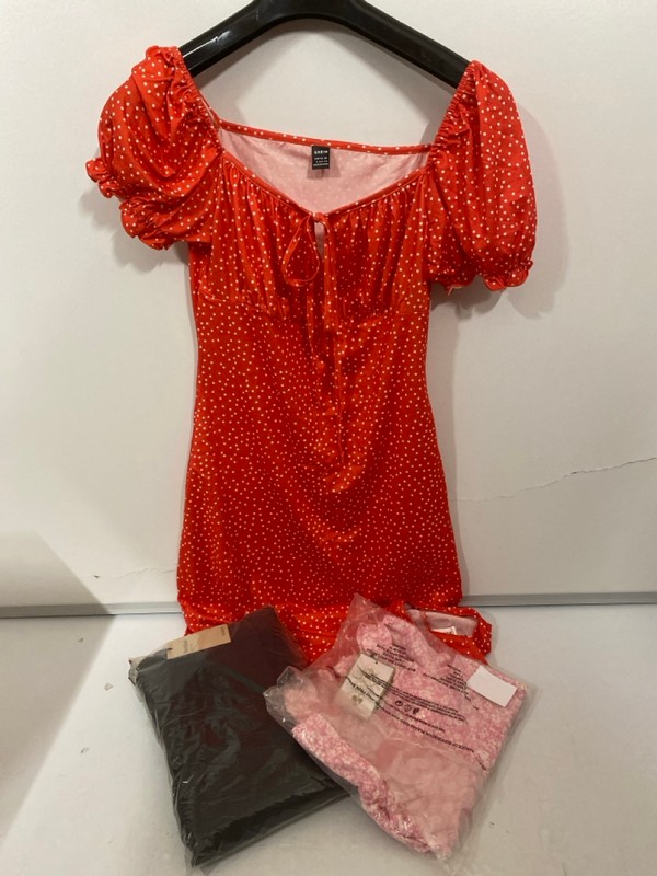 Lot 312  
            Nottingham SR7 – Delivery Only 

                
QTY OF DESIGNER CLOTHING IN VARIOUS SIZES AND DESIGNS