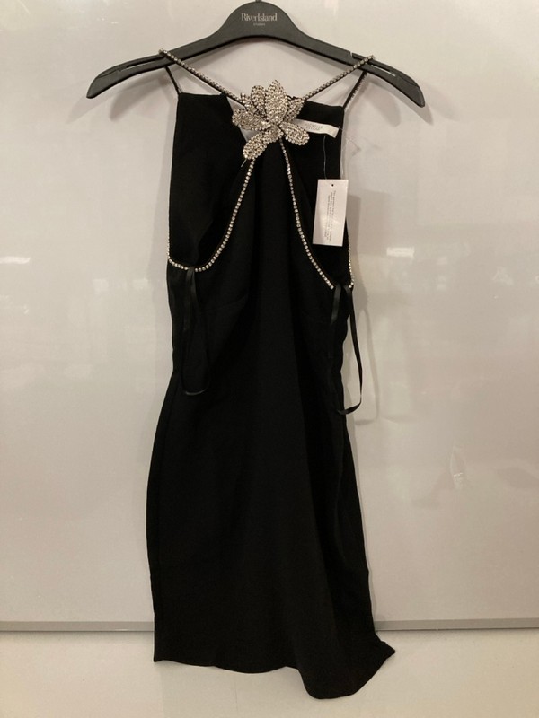 Lot 314  
            Nottingham SR7 – Delivery Only 

                
QTY OF DESIGNER CLOTHING IN VARIOUS SIZES AND DESIGNS - Image 3