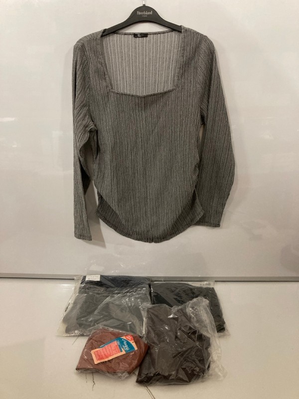 Lot 315  
            Nottingham SR7 – Delivery Only 

                
QTY OF DESIGNER CLOTHING IN VARIOUS SIZES AND DESIGNS - Image 3