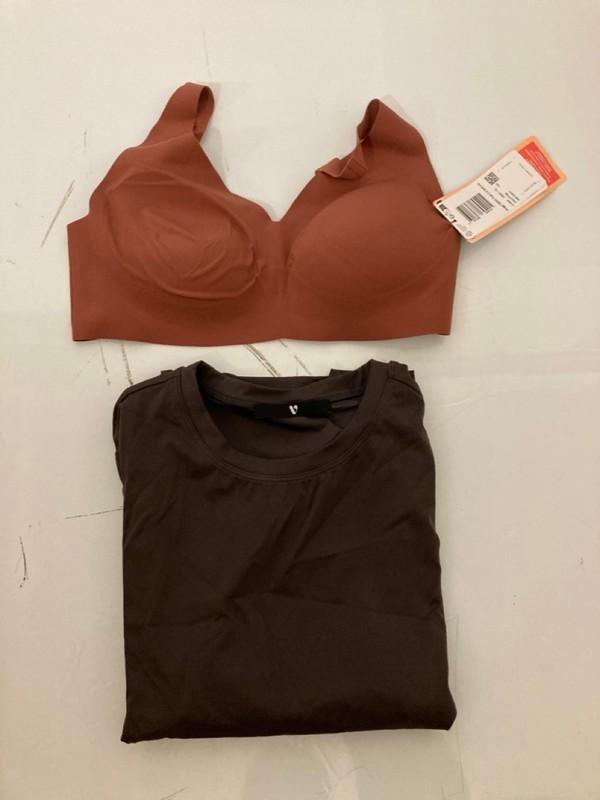 Lot 315  
            Nottingham SR7 – Delivery Only 

                
QTY OF DESIGNER CLOTHING IN VARIOUS SIZES AND DESIGNS - Image 4