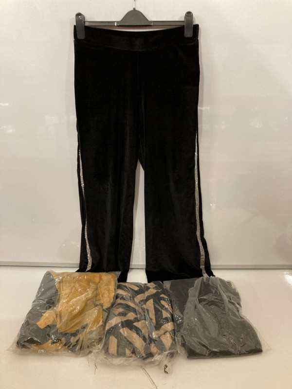 Lot 321  
            Nottingham SR7 – Delivery Only 

                
QTY OF DESIGNER CLOTHING IN VARIOUS SIZES AND DESIGNS - Image 4