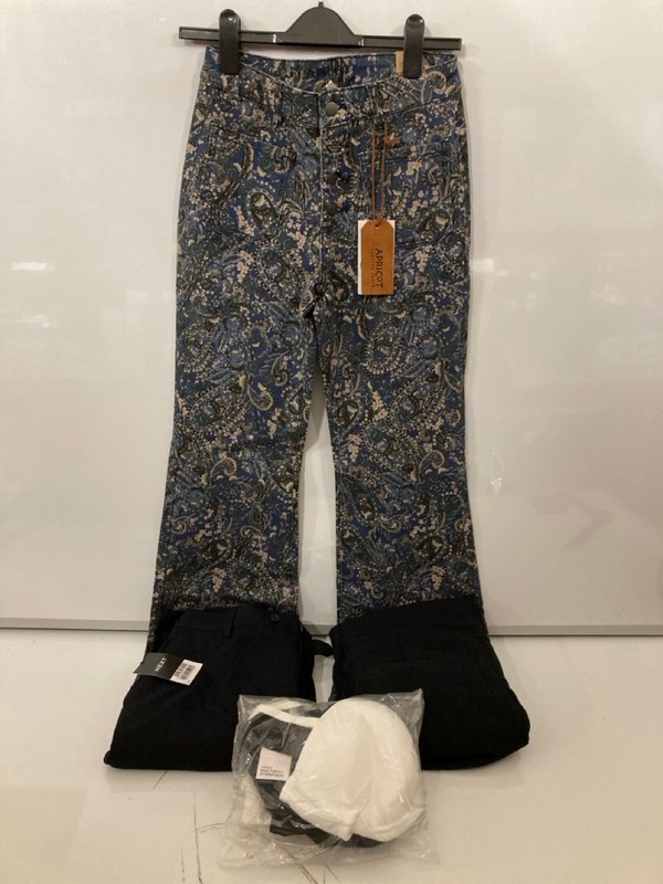 Lot 324  
            Nottingham SR7 – Delivery Only 

                
QTY OF DESIGNER CLOTHING IN VARIOUS SIZES AND DESIGNS - Image 2