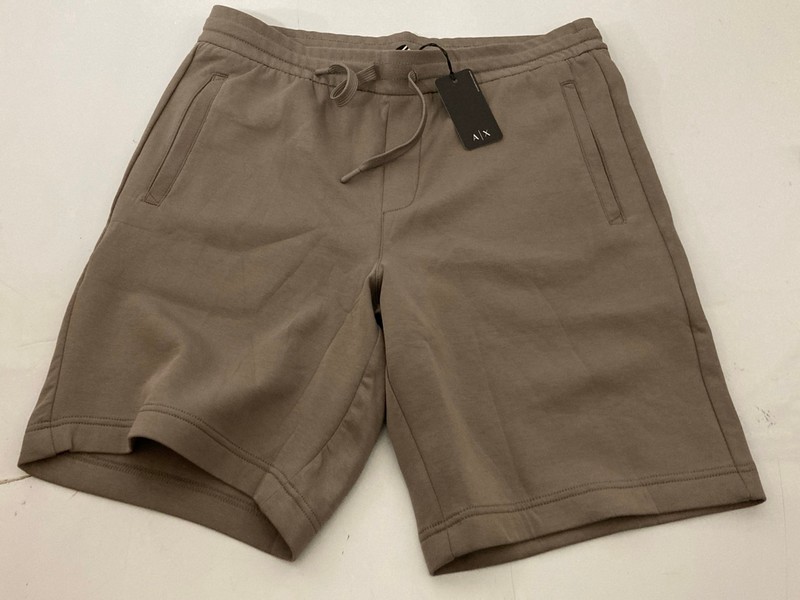 Lot 325  
            Nottingham SR7 – Delivery Only 

                
QTY OF DESIGNER CLOTHING IN VARIOUS SIZES AND DESIGNS