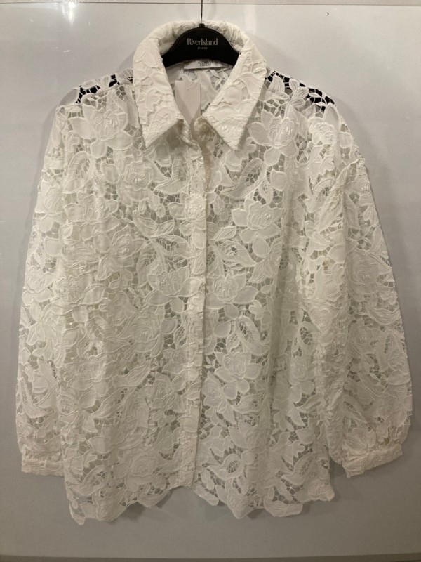 Lot 326  
            Nottingham SR7 – Delivery Only 

                
QTY OF DESIGNER CLOTHING IN VARIOUS SIZES AND DESIGNS - Image 4