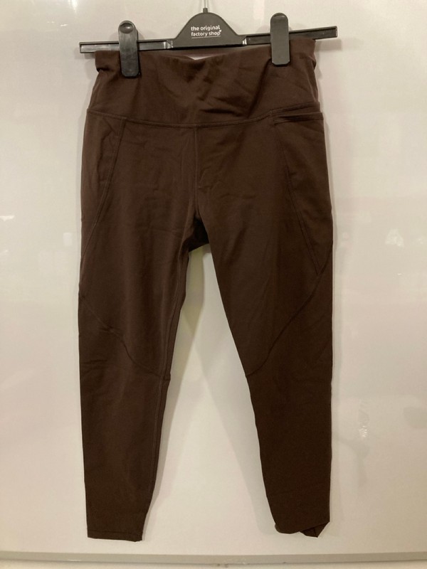 Lot 328  
            Nottingham SR7 – Delivery Only 

                
QTY OF DESIGNER CLOTHING IN VARIOUS SIZES AND DESIGNS - Image 3