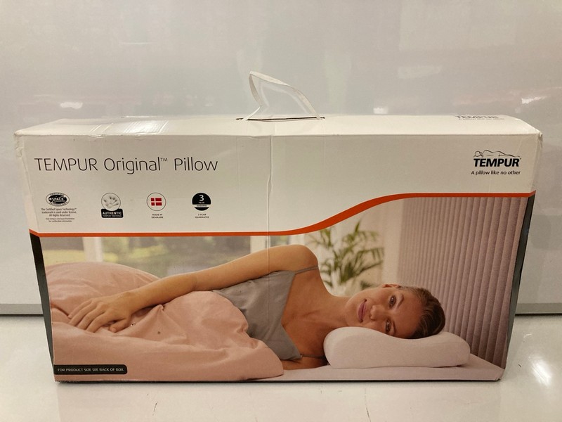 Lot 32  
            Nottingham SR7 – Delivery Only 

                
TEMPUR ORIGINAL QUEEN LARGE PILLOW
