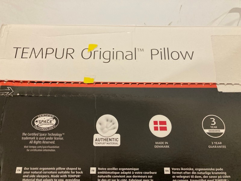 Lot 32  
            Nottingham SR7 – Delivery Only 

                
TEMPUR ORIGINAL QUEEN LARGE PILLOW
