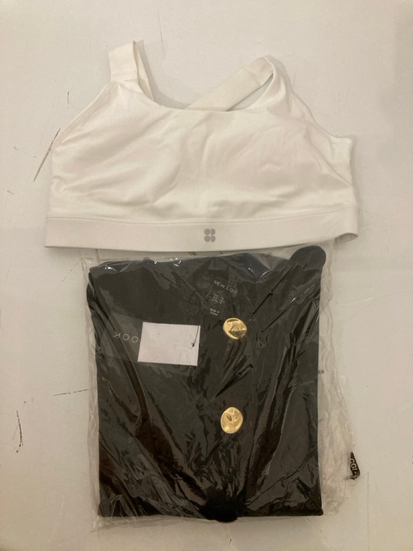 Lot 331  
            Nottingham SR7 – Delivery Only 

                
QTY OF DESIGNER CLOTHING IN VARIOUS SIZES AND DESIGNS