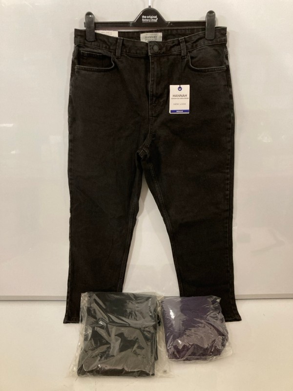 Lot 332  
            Nottingham SR7 – Delivery Only 

                
QTY OF DESIGNER CLOTHING IN VARIOUS SIZES AND DESIGNS