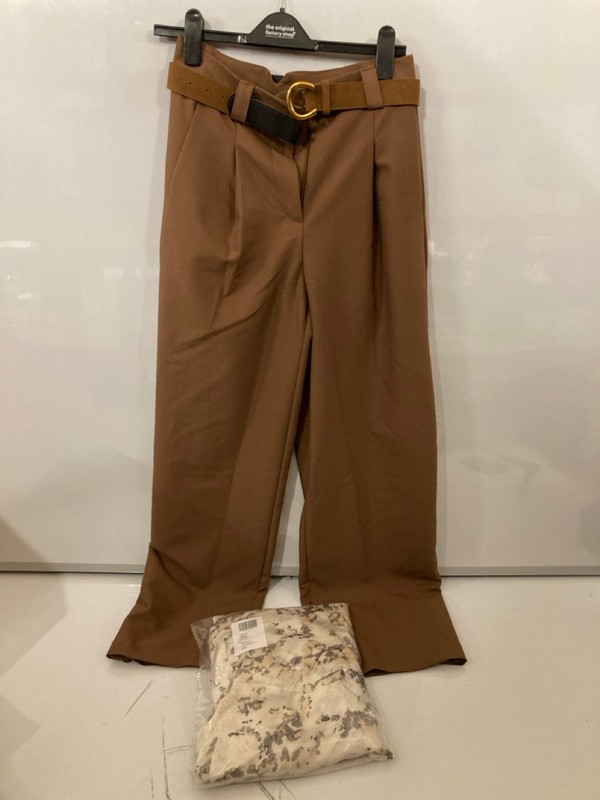 Lot 332  
            Nottingham SR7 – Delivery Only 

                
QTY OF DESIGNER CLOTHING IN VARIOUS SIZES AND DESIGNS - Image 3